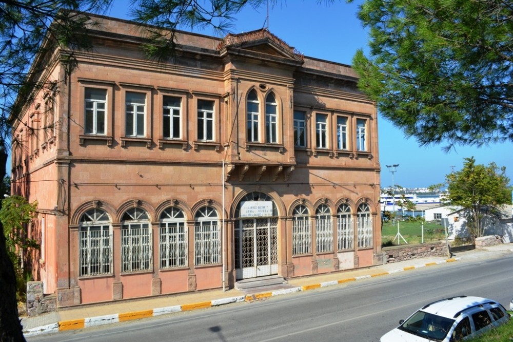 BALIKESİR AYVALIK ESKİ MALİYE BAKANLIGI
